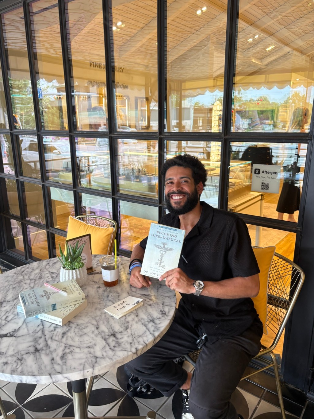 Book Club At Kendra Scott Flagship on&nbsp;Soco